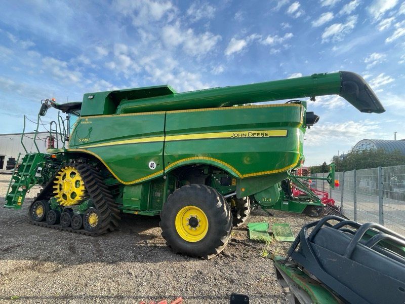 John Deere S 770