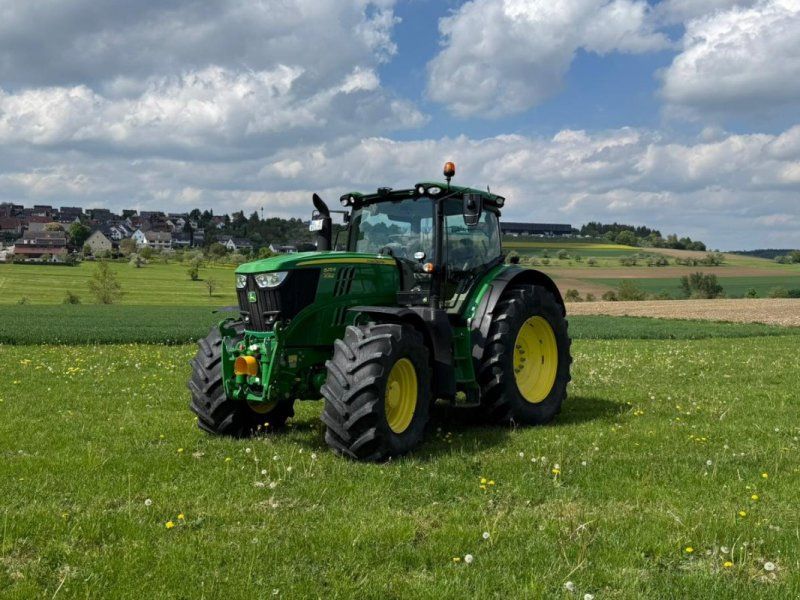 John Deere 6215R im Kundenauftrag