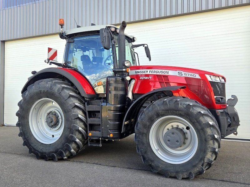 Massey Ferguson / 8740 S C VT klusive