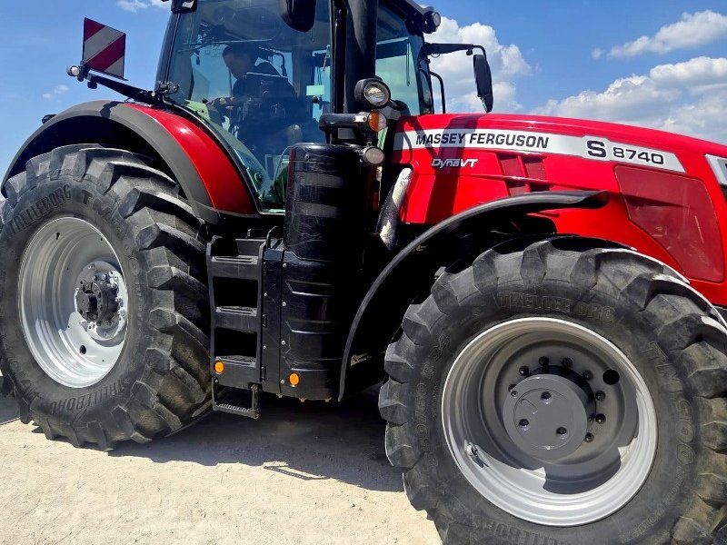 Massey Ferguson / 8740 S C VT klusive