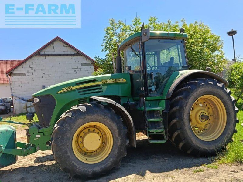 John Deere 7920