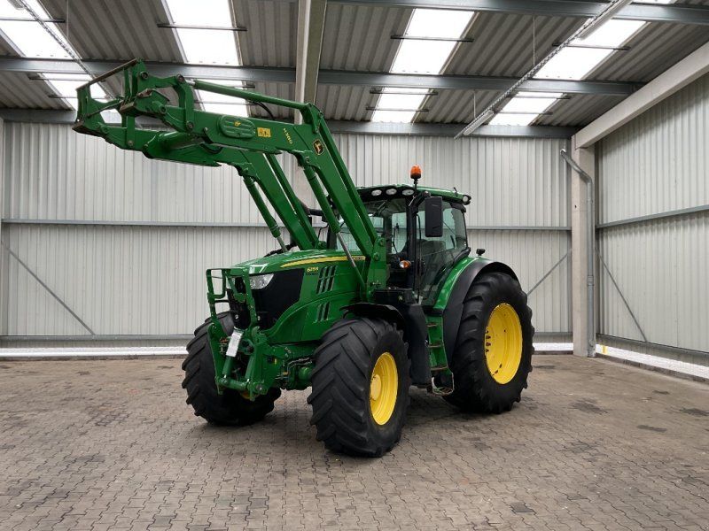 John Deere 6215R