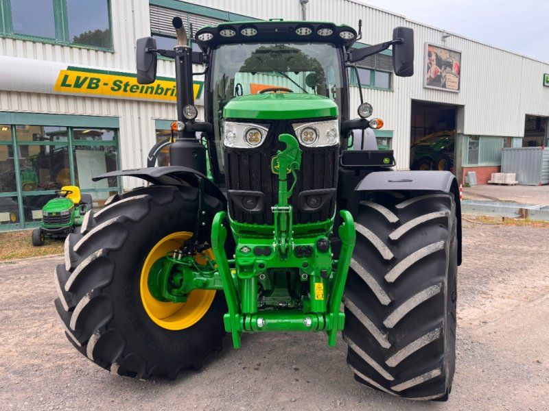 John Deere 6R 195