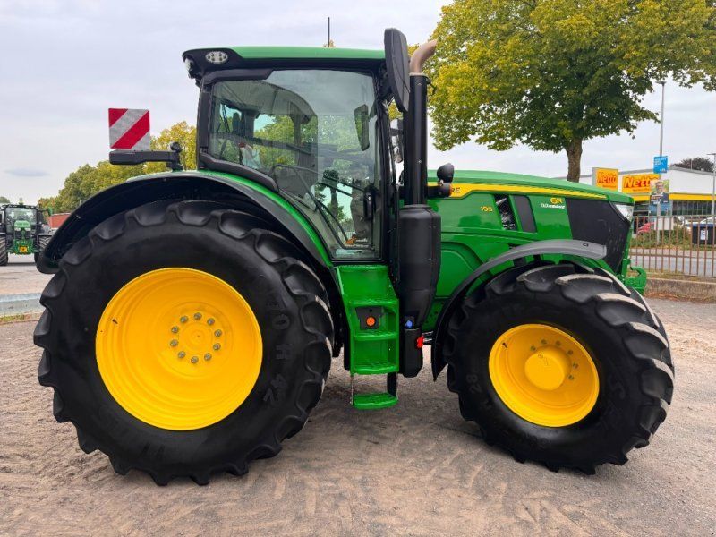 John Deere 6R 195