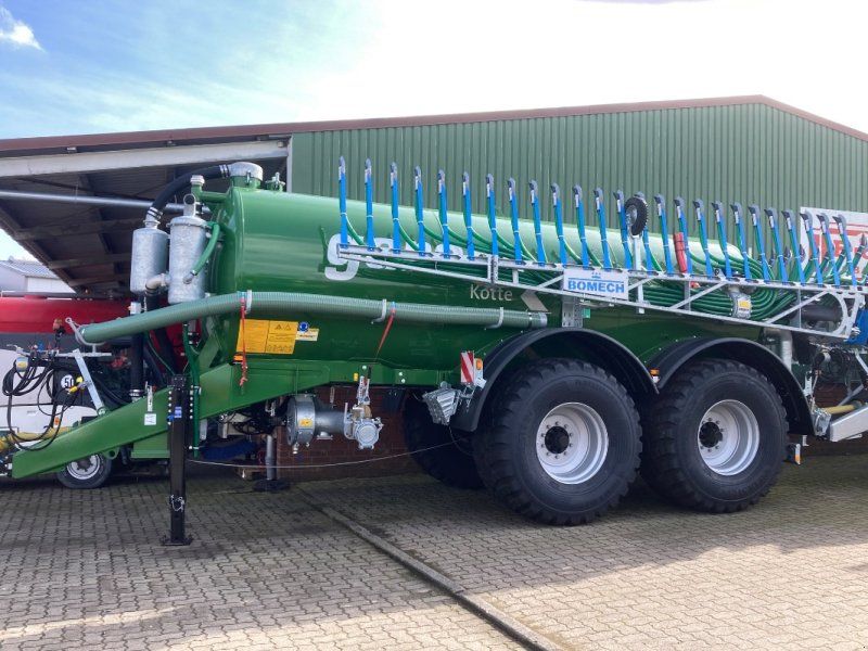 Kotte VT 17.300 mit Bomech Farmer 15m Profi Laubgrün