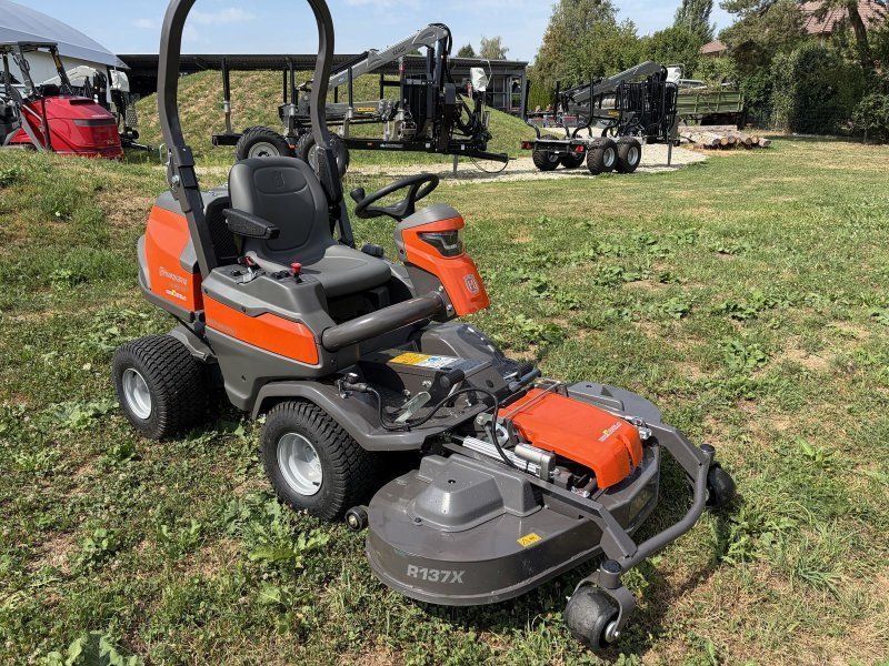 Husqvarna Rider P 524X EFI Allrad 137X Schneeschild