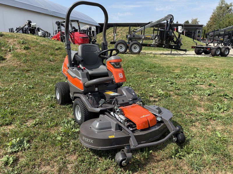 Husqvarna Rider P 524X EFI Allrad 137X Schneeschild