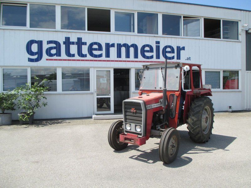 Massey Ferguson 245