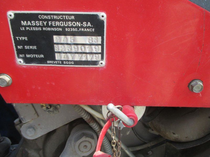 Massey Ferguson 245