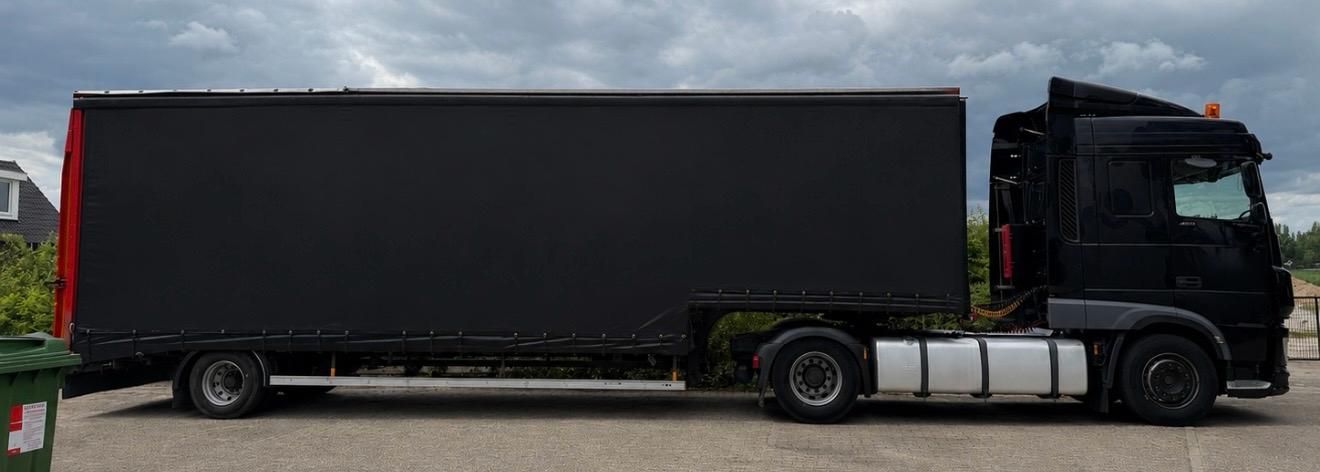 Nooteboom Semi dieplader machine transport laadklep