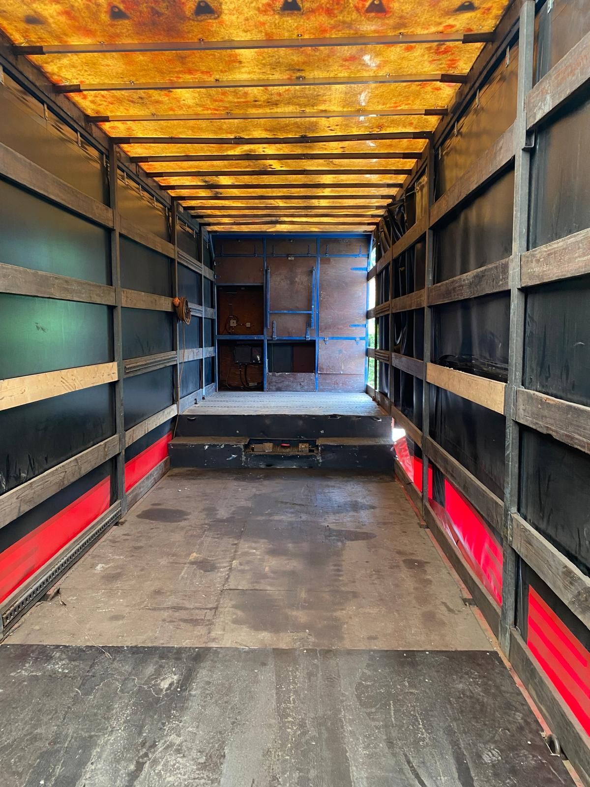 Nooteboom Semi dieplader machine transport laadklep