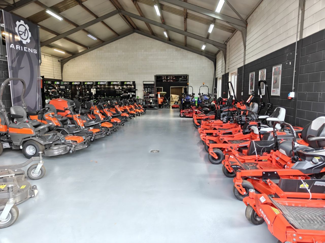 Nieuwe & gebruikte zitmaaiers Husqvarna Ariens EGO Kress
