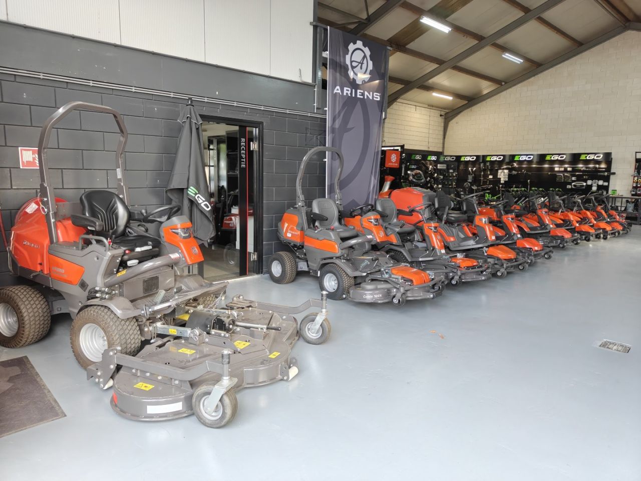 Nieuwe & gebruikte zitmaaiers Husqvarna Ariens EGO Kress