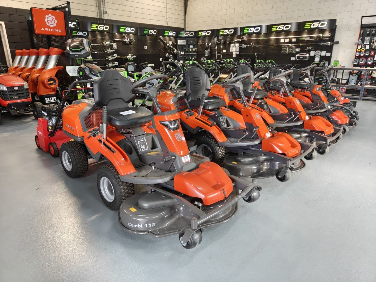 Nieuwe & gebruikte zitmaaiers Husqvarna Ariens EGO Kress