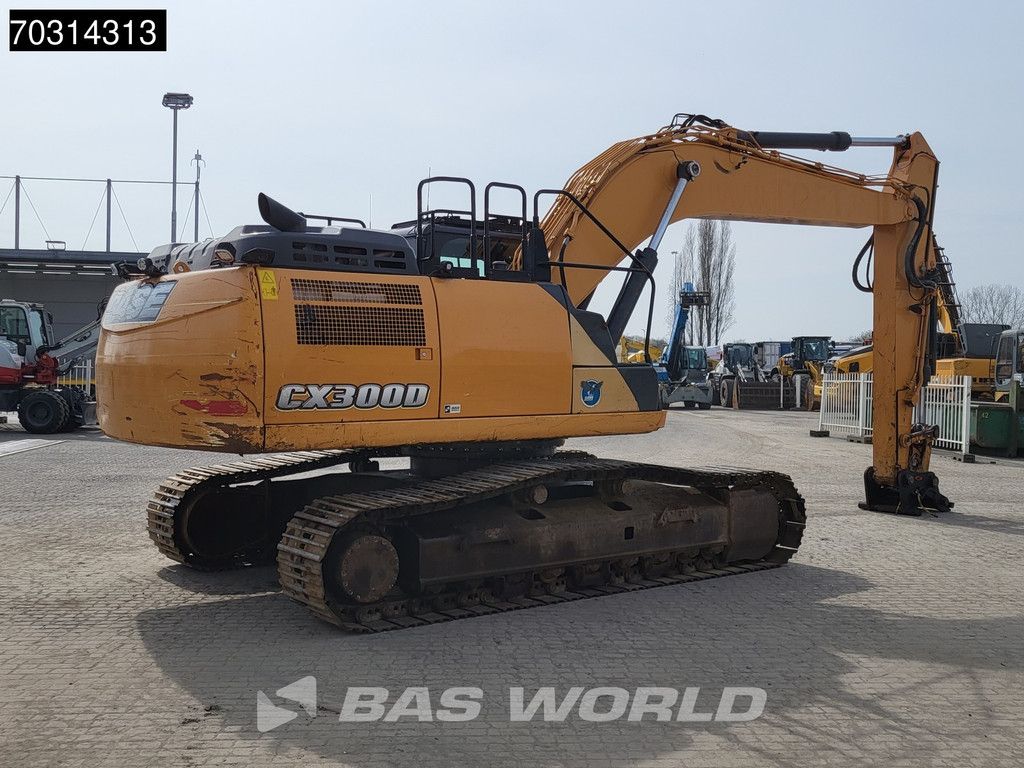 Case CX300 D