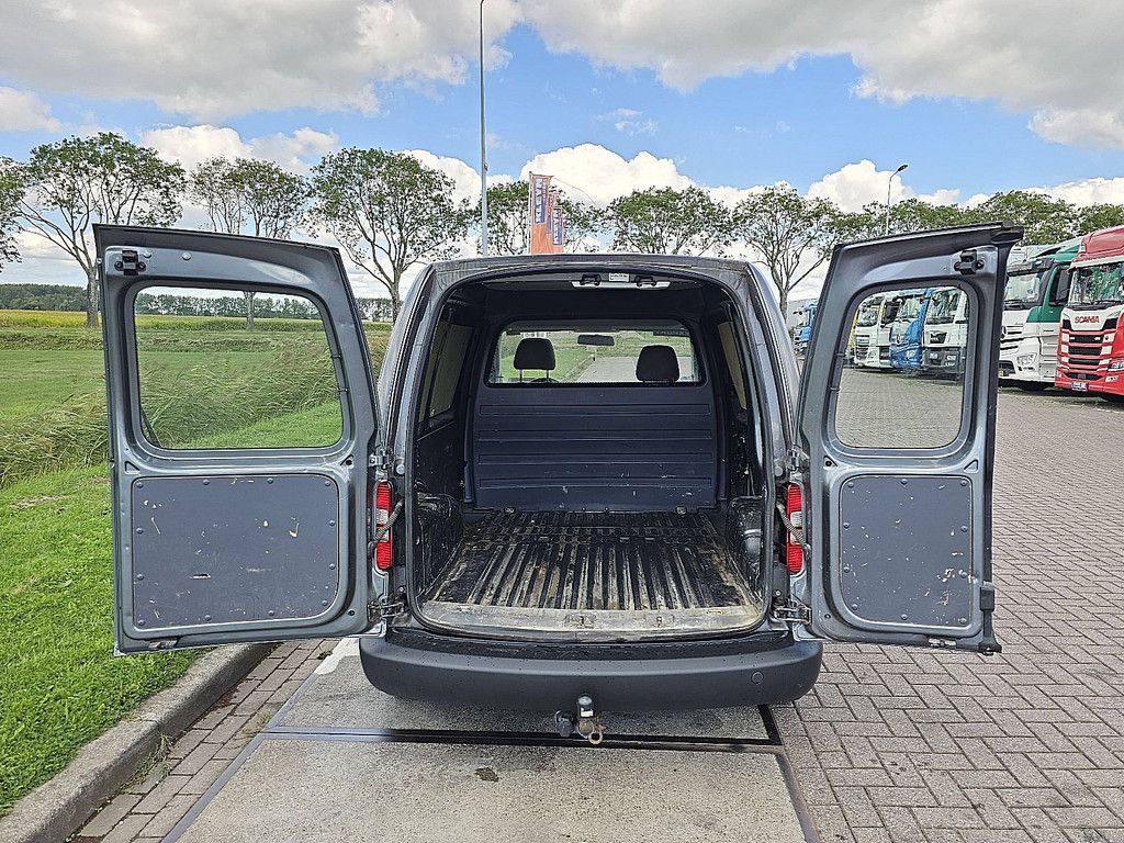 VOLKSWAGEN CADDY 1.6 airco nap trekhaak !
