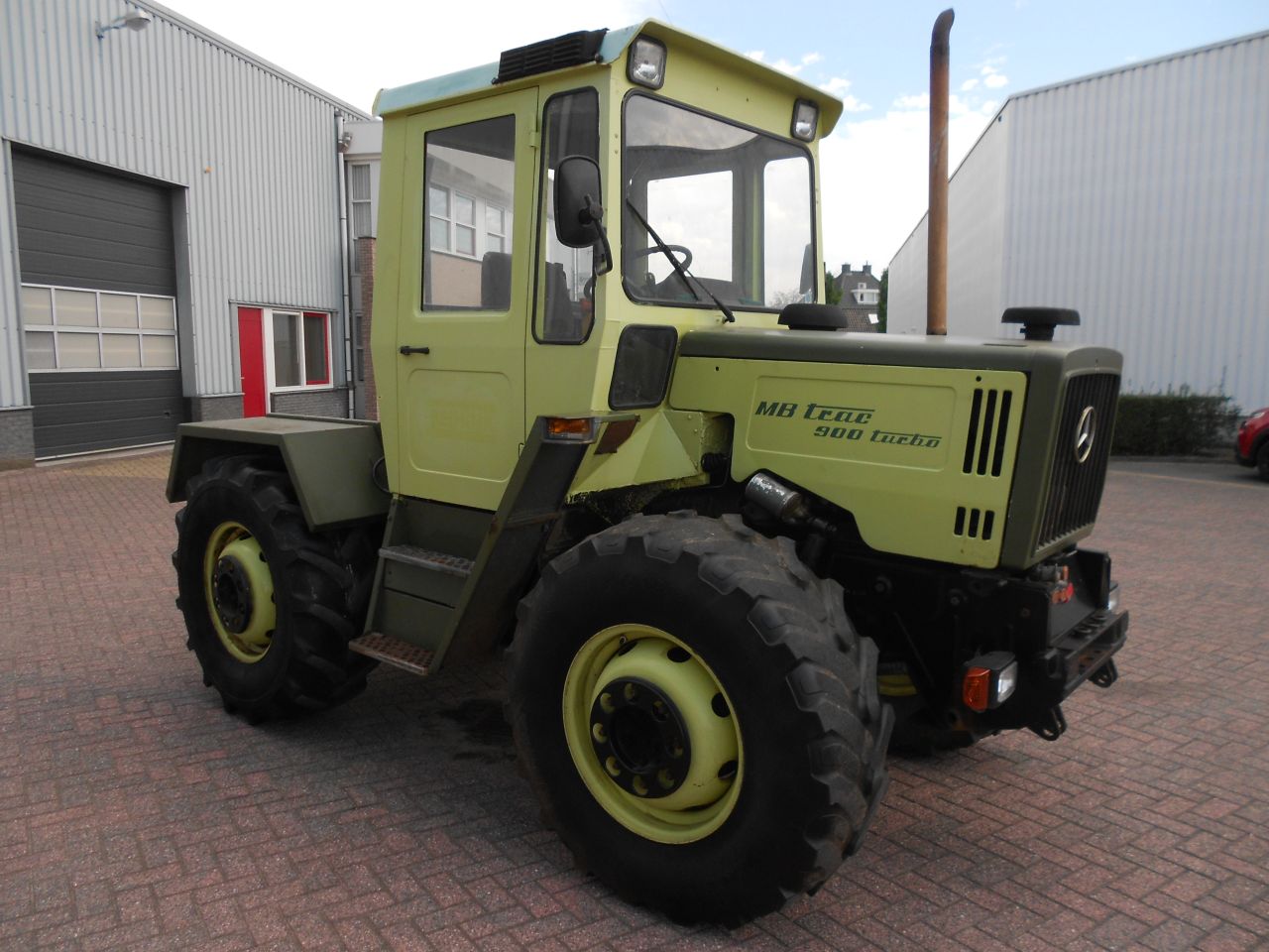 Mb trac 900