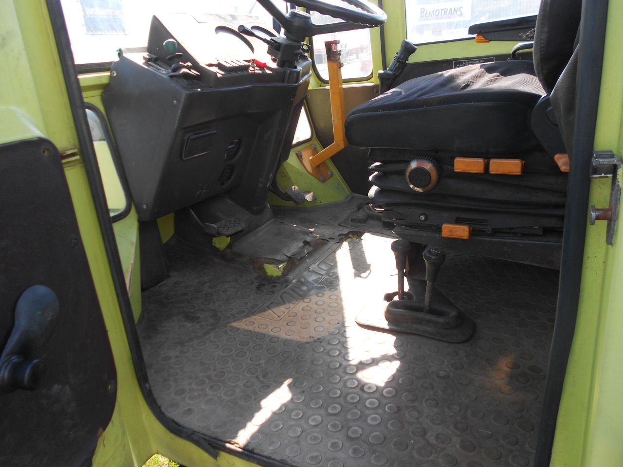 Mb trac 900