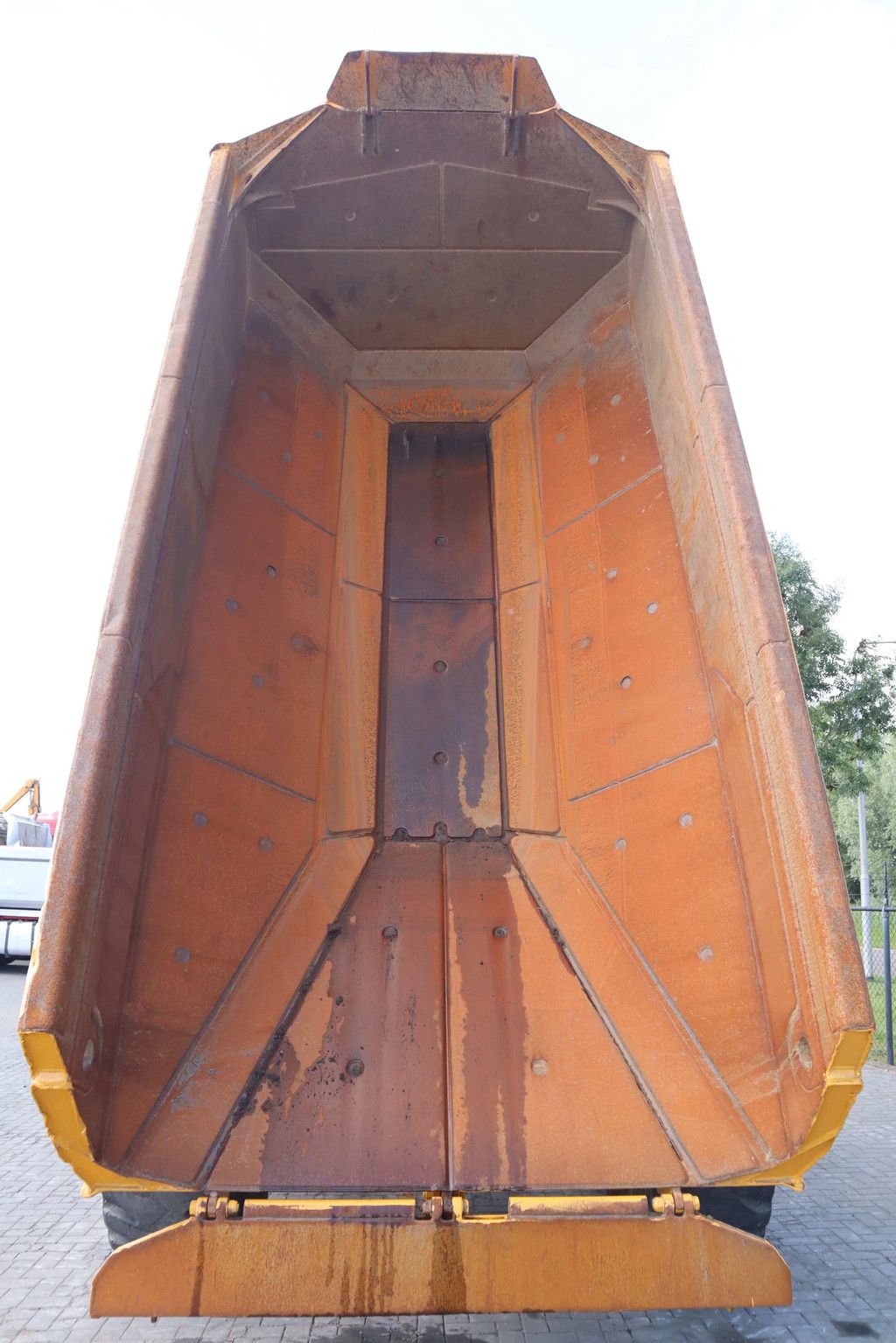 Bell B25E | LOW HOURS | GOOD CONDITION | CE & EPA