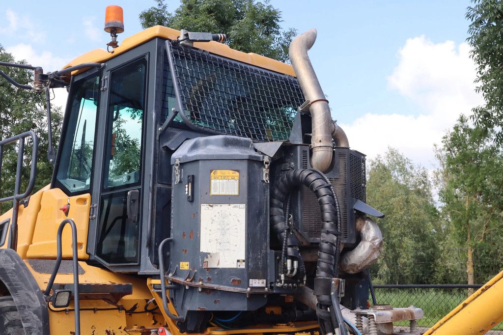 Bell B25E | LOW HOURS | GOOD CONDITION | CE & EPA