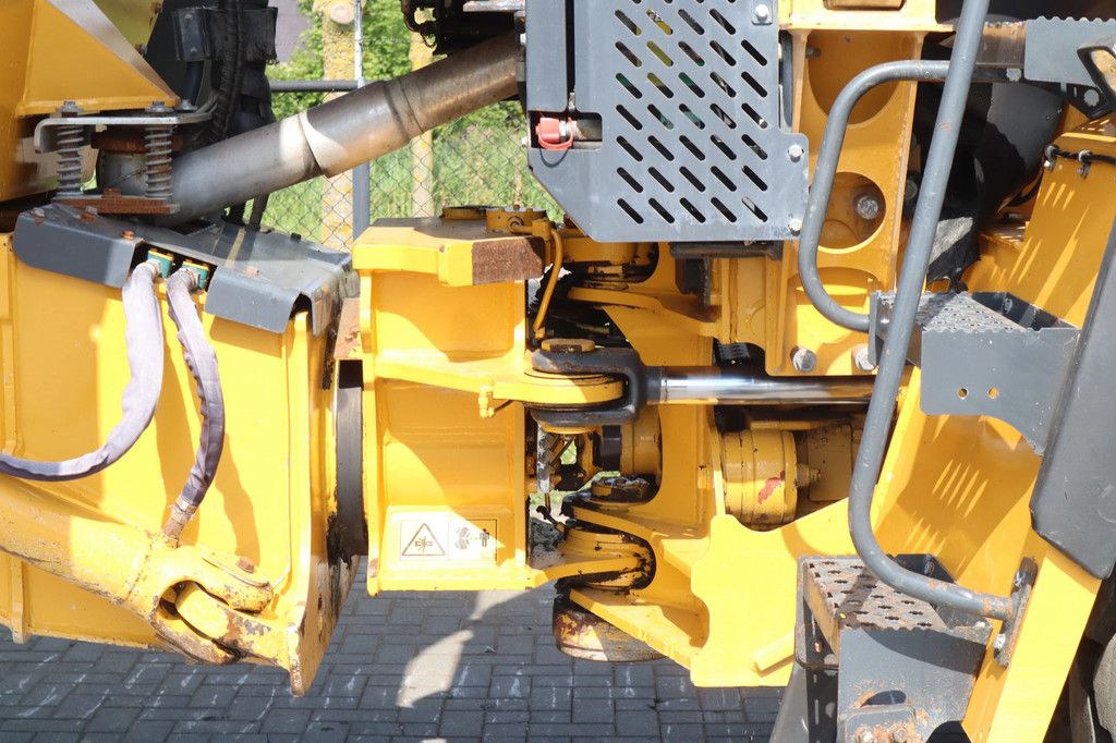 Bell B25E | LOW HOURS | GOOD CONDITION | CE & EPA
