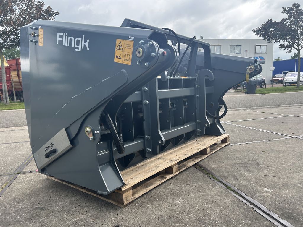 Flingk KHXL 1724 met JCB Q-Fit