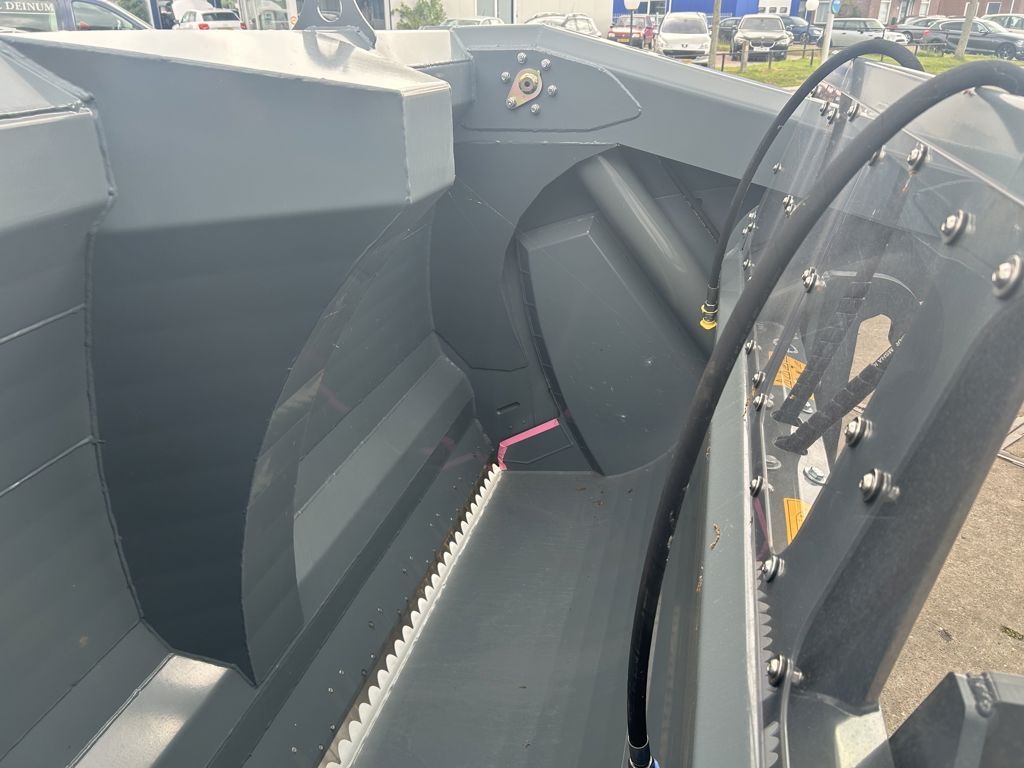 Flingk KHXL 1724 met JCB Q-Fit