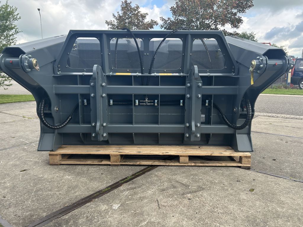Flingk KHXL 1724 met JCB Q-Fit