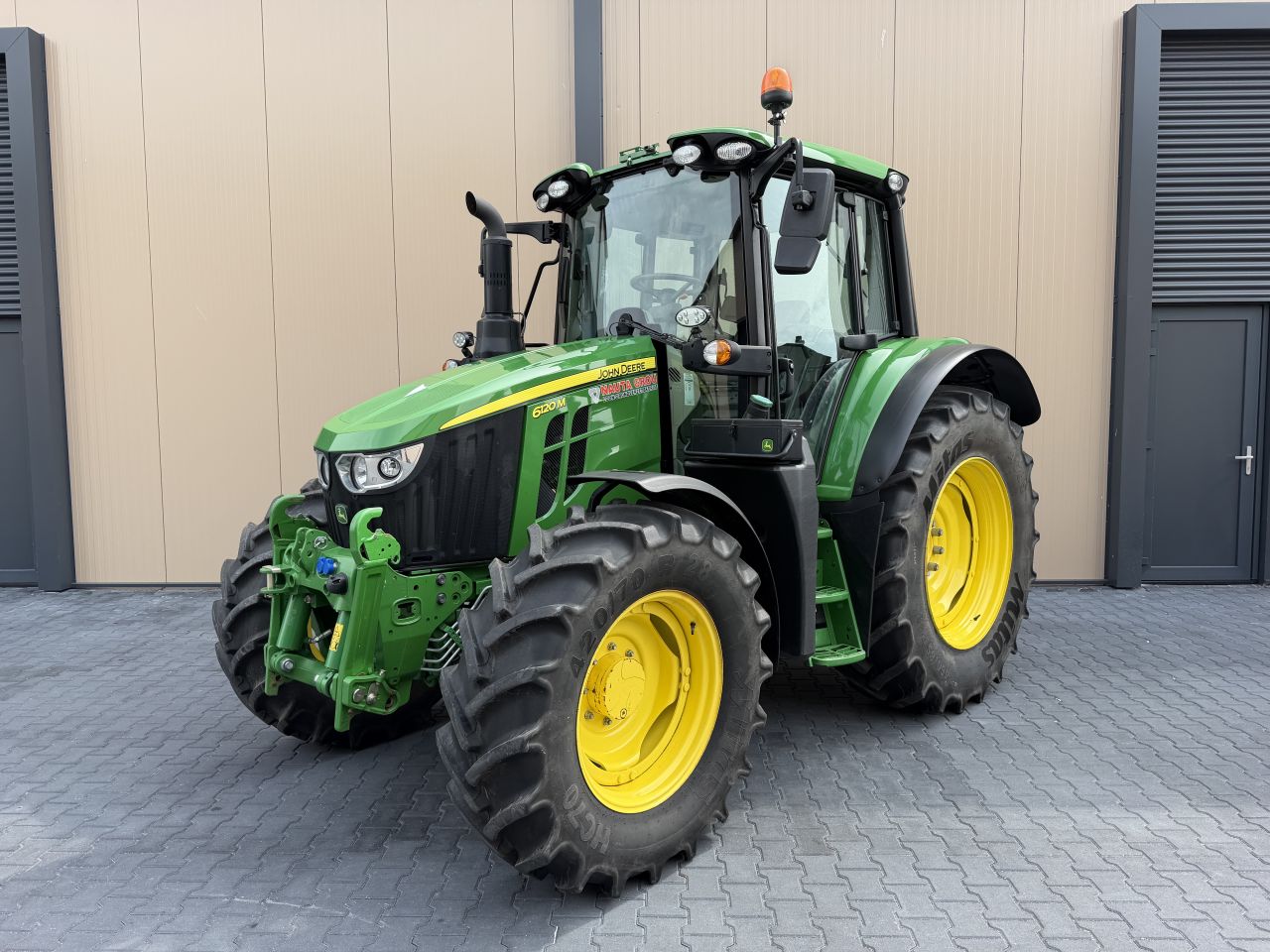 John Deere 6120M AP