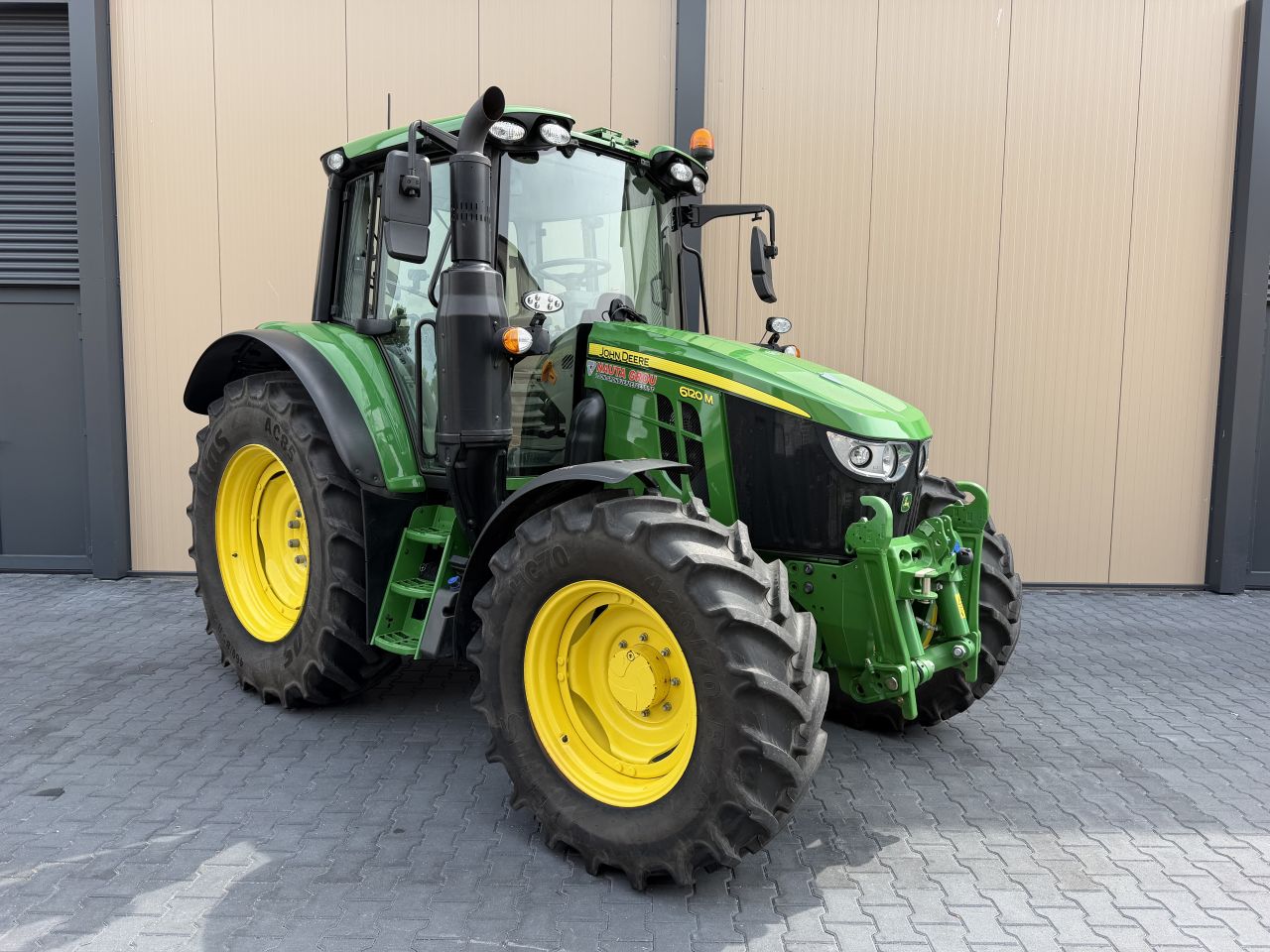 John Deere 6120M AP