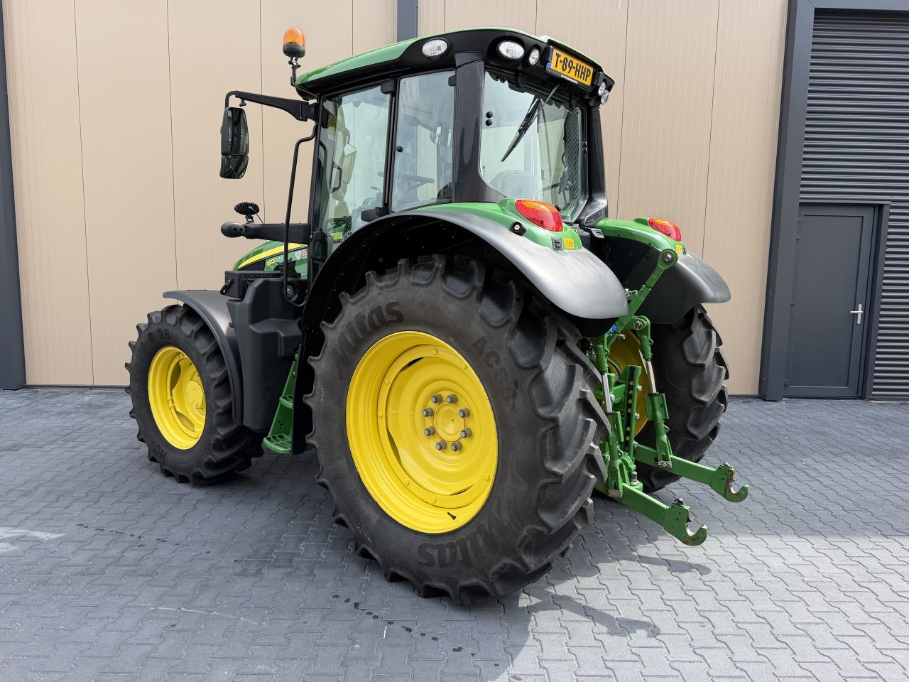 John Deere 6120M AP
