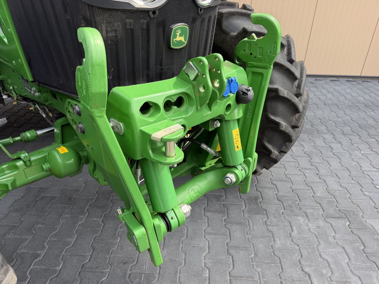 John Deere 6120M AP