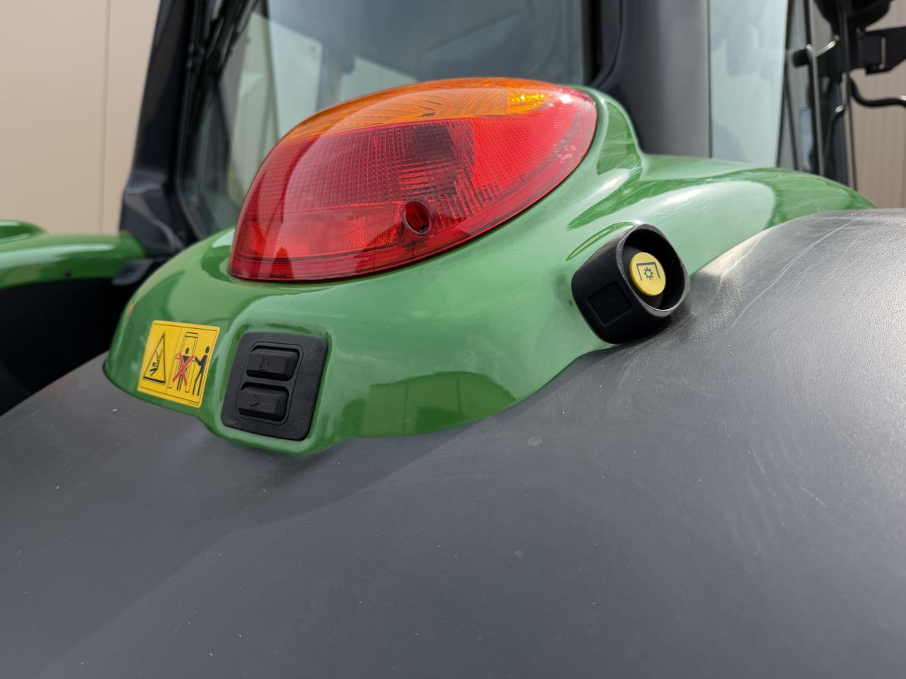 John Deere 6120M AP