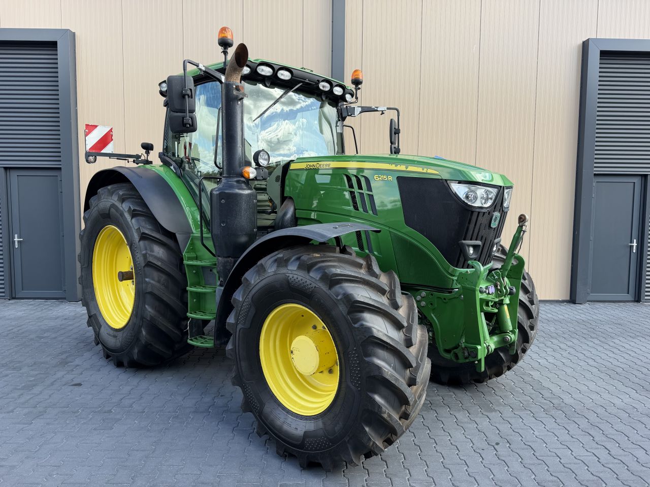 John Deere 6215R AP
