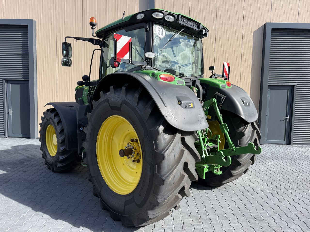 John Deere 6215R AP