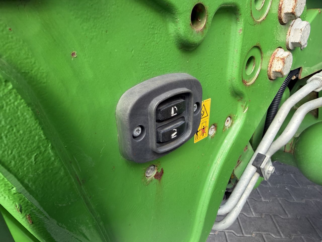 John Deere 6215R AP