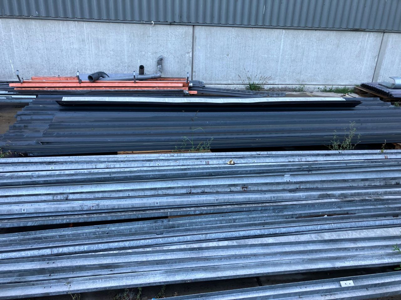 Overdekte sleufsilo loods