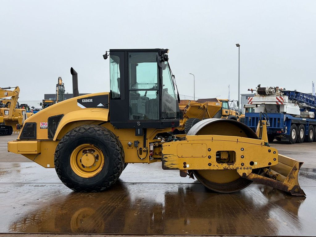 Caterpillar CS563E