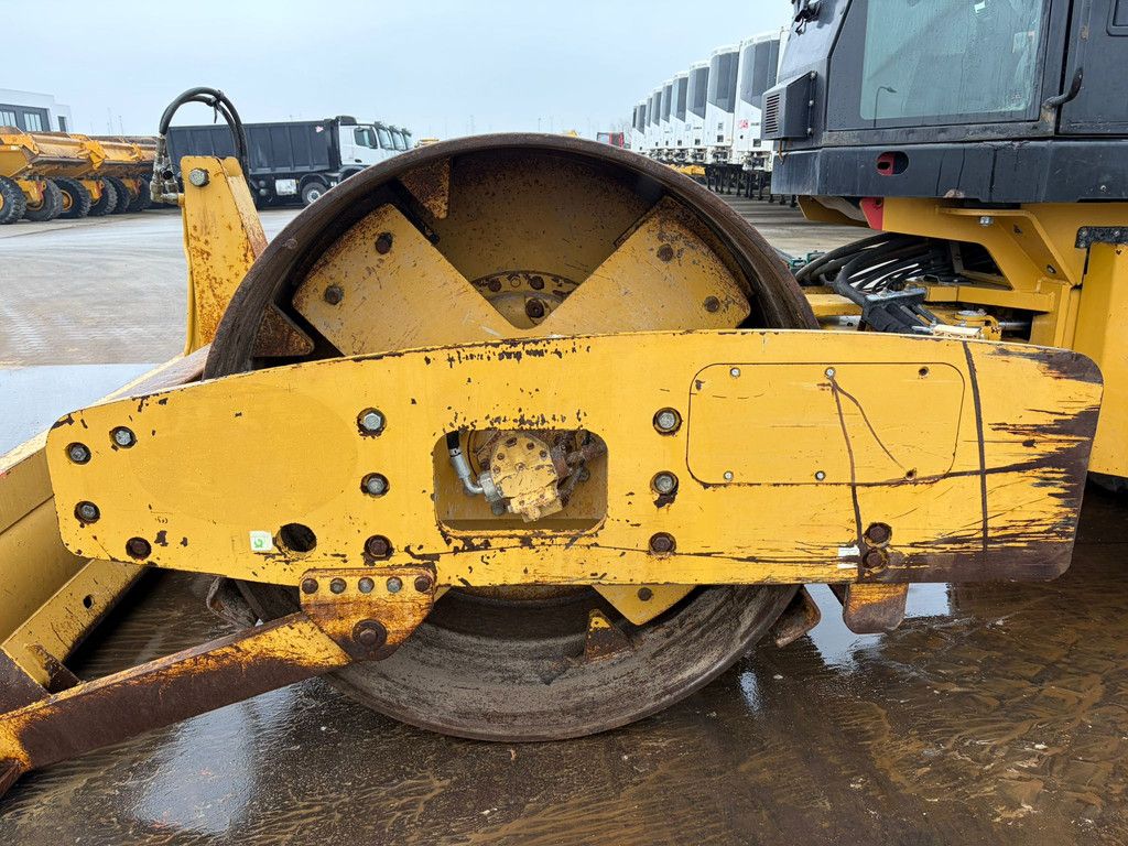 Caterpillar CS563E