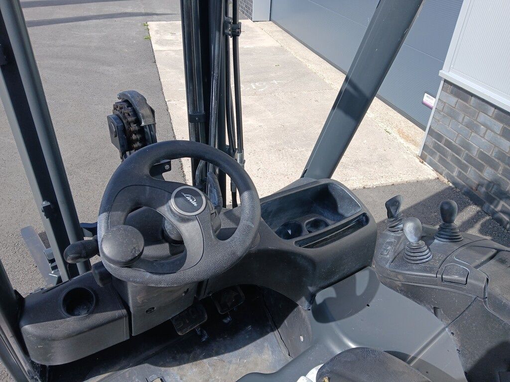 Linde E12-02