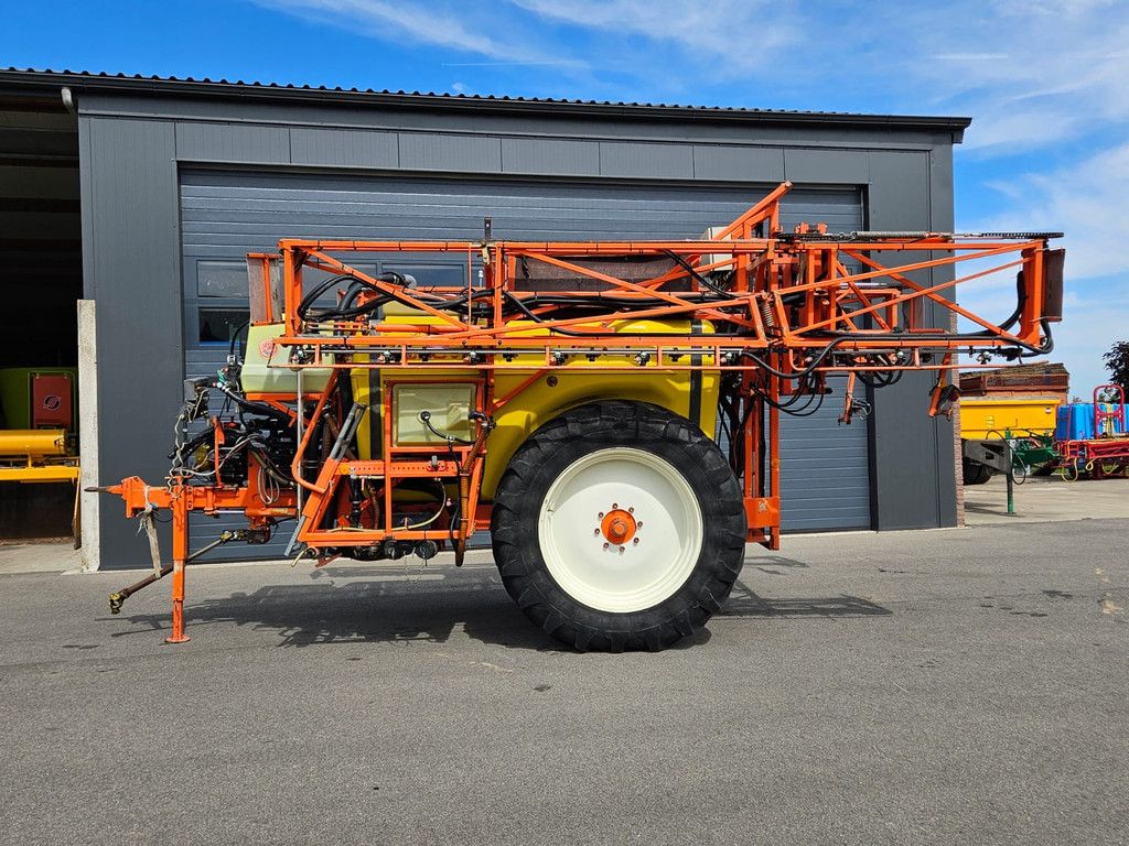 Douven NEVELSPUIT 3400 Ltr Veldspuit - 27mtr