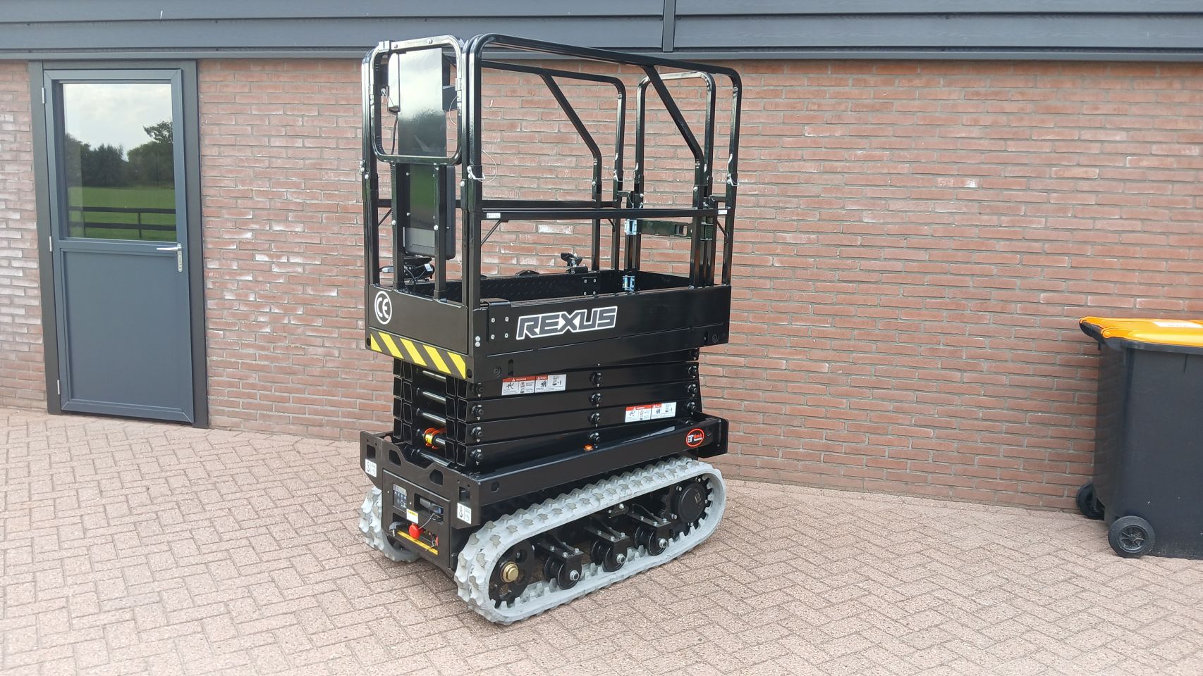 Elektrische Schaarhoogwerker 7.8m – Rups - Compact - Nieuw