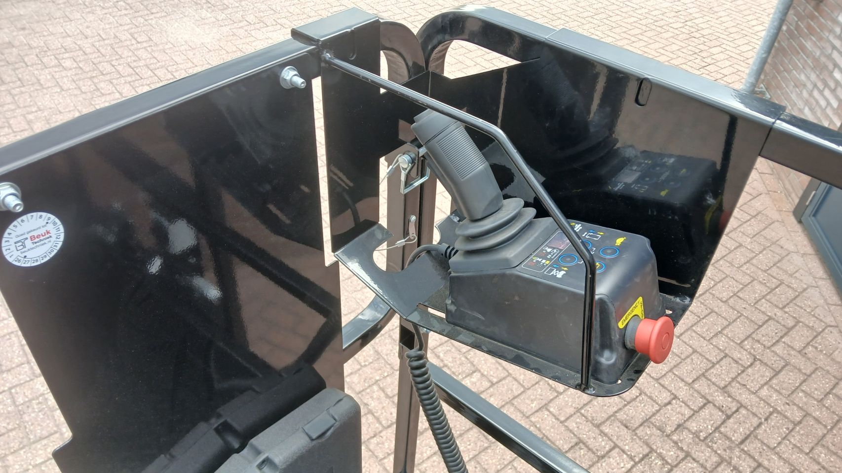 Elektrische Schaarhoogwerker 7.8m – Rups - Compact - Nieuw