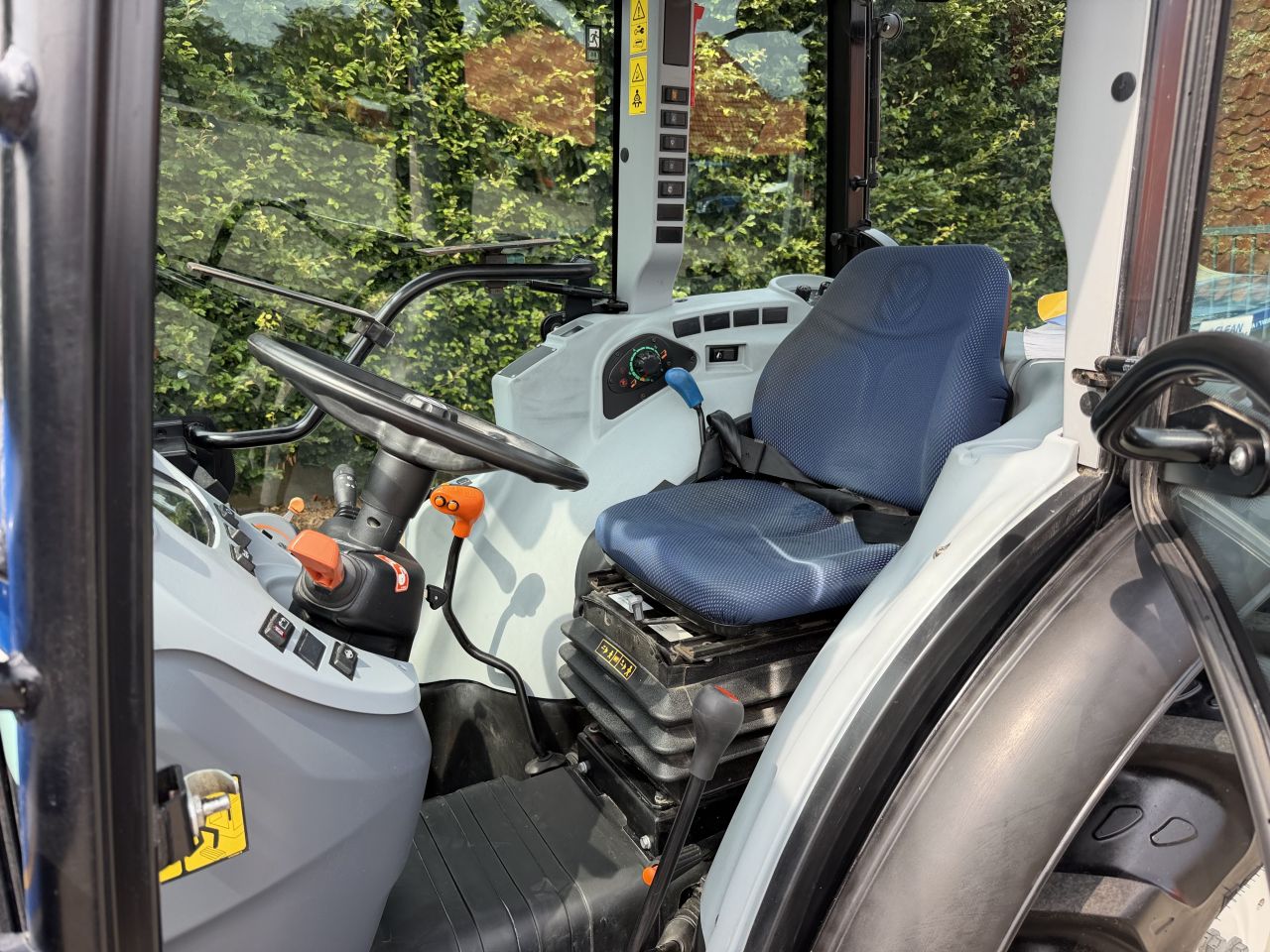 New Holland T4.100v met maar 1834 uur!!