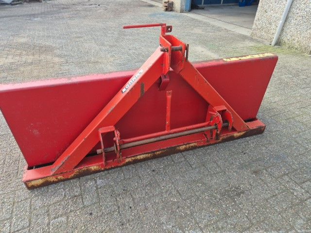 Peecon trekker grondbak 2 meter breed. Nieuwstaat.