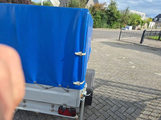 Huif aanhangertje enkelas.