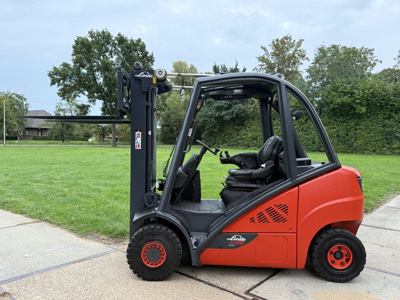 Linde H25D-02 triplex freelift Sideshift 4e ventiel 8800uur