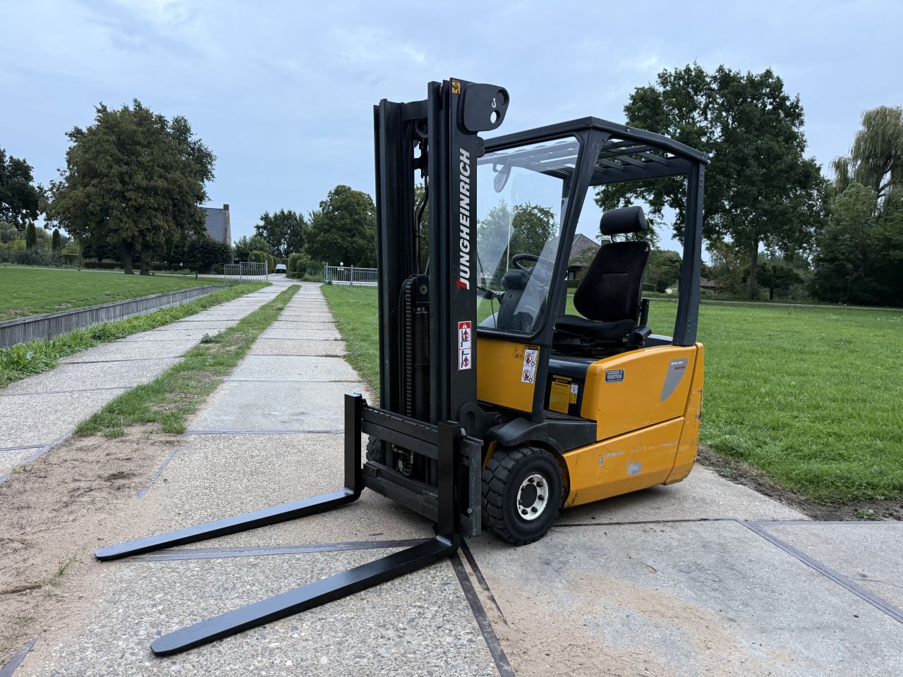 Jungheinrich 1600KG 3-delige mast Sideshift accu 2023 !!