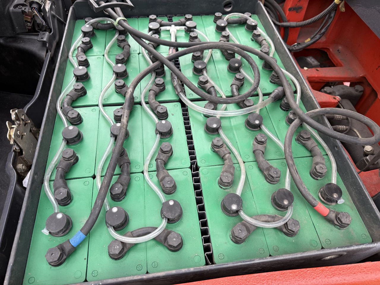 Linde 1800KG elektrisch 3-delig freelift Sideshift accu 2020