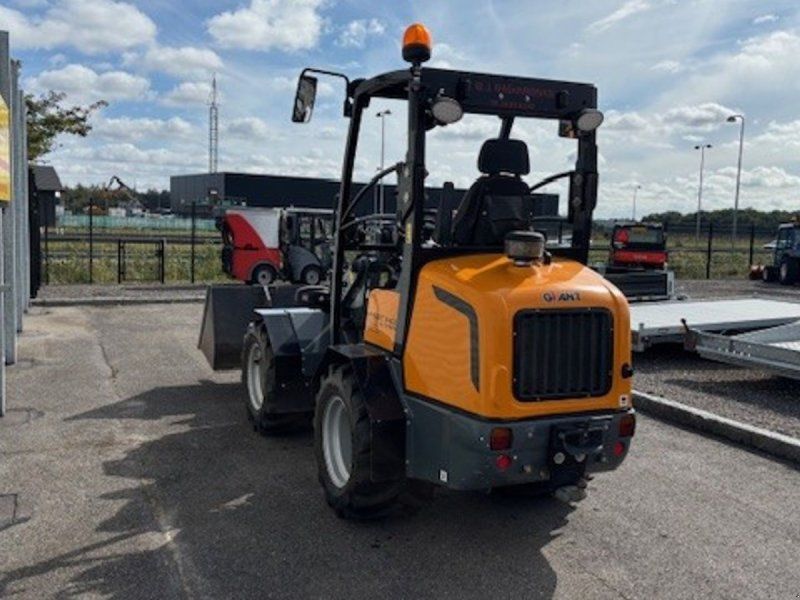 Giant V452T HD X-tra